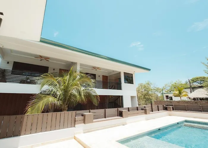 Lodge Brisa Selena Brasilito